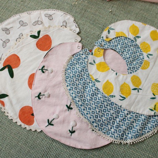 Peach Printed bib